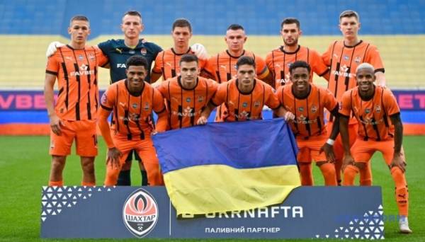 УПЛ: «Шахтар» у Львові розгромив «Карпати» Фото 14.09.2024 20:06 Укрінформ Донецький «Шахтар» упевнено переміг львівські «Карпати» у поєдинку 6-го туру чемпіонату України з футболу серед команд Прем'єр-ліги (УПЛ). УПЛ: «Шахтар» у Львові розгромив «Карпати» - INFBusiness