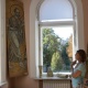 У Києві відкрилася виставка творів, уцілілих після влучання російської ракети - INFBusiness