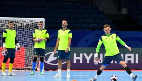 Сьогодні збірна України проведе перший матч на чемпіонаті світу з футзалу 15.09.2024 11:05 Укрінформ 14 вересня стартував фінальний турнір чемпіонату світу з футзалу, який до 6 жовтня проходитиме у трьох містах Узбекистану - Андижані, Бухарі й Ташкенті. Сьогодні збірна України проведе перший матч на чемпіонаті світу з футзалу - INFBusiness