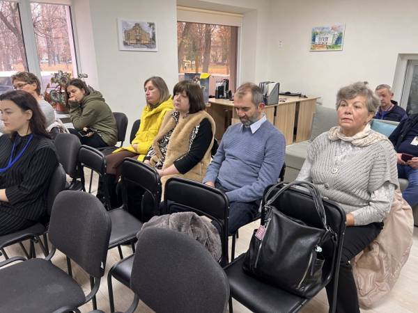 У Франківську презентували книгу про міфи і стереотипи навколо війни та Донбасу - INFBusiness