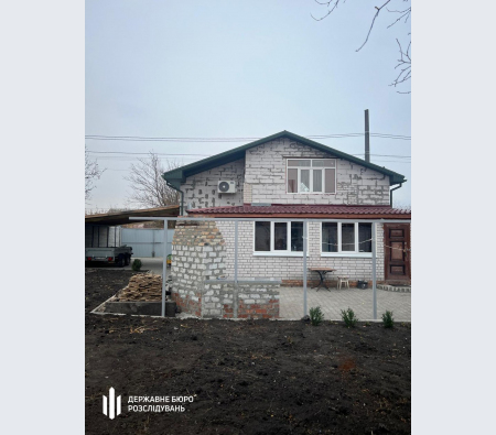 Командир військової частини змушував солдатів будувати будинки своїм родичам, погрожуючи відправкою на передову (фото) - INFBusiness