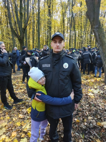 Нам повідомили, що Денис наклав на себе руки, стрибнувши з мосту у Вінниці: рідні 19-річного курсанта не вірять офіційній причині смерті сина - INFBusiness
