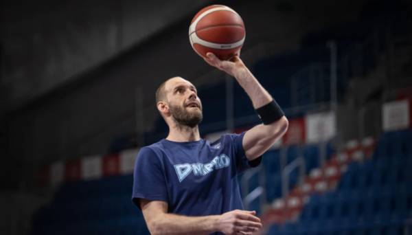 Капітан БК «Дніпро» Тимофеєнко: Будемо радувати грою в чемпіонаті Укрїни 31.10.2024 15:01 Укрінформ Капітан баскетбольного клубу «Дніпро» Станіслав Тимофеєнко прокоментував виступ команди в основному раунді Кубку Європи ФІБА. Капітан БК «Дніпро» Тимофеєнко: Будемо радувати грою в чемпіонаті Укрїни - INFBusiness