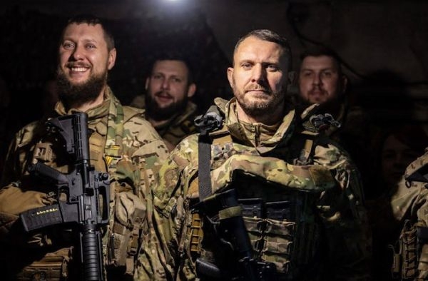 «Їхня майстерність захисту України визнана на міжнародному рівні»: Сирський попрацював з «Птахами Мадяра» на Донбасі - INFBusiness