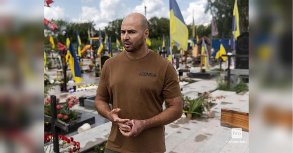 Приватні ритуальні фірми столиці погрожують розправою ветерану війни, захиснику «Азовсталі» Олександру Скорику, якого було призначено заступником директора державного комунального підприємства «Спецкомбінат». Погрози почалися після того, як міська влада Києва стала наводити лад у сфері ритуальних послуг. Про це Скорик написав на своїй сторінці у фейсбуку. «Шакали з приватної монополії ритуальних послуг погрожують розправою», — ветеран-«азовець» - INFBusiness