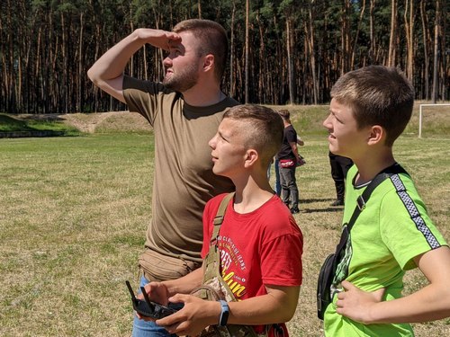 Без політичних чвар, з тиром в укритті та власним РПГ: як громада на Полтавщині, попри війну, реалізує сміливі мирні проєкти - INFBusiness