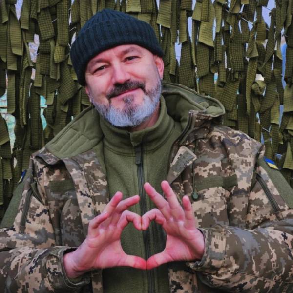 Українські митці на війні: Зброя замість пензля, сцени, пера та диригентської палички - INFBusiness