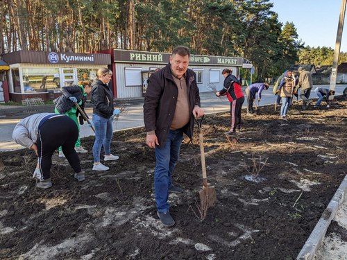 Без політичних чвар, з тиром в укритті та власним РПГ: як громада на Полтавщині, попри війну, реалізує сміливі мирні проєкти - INFBusiness