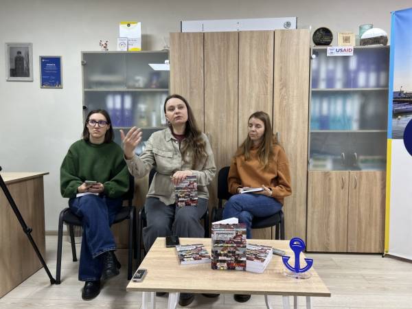 У Франківську презентували книгу про міфи і стереотипи навколо війни та Донбасу - INFBusiness