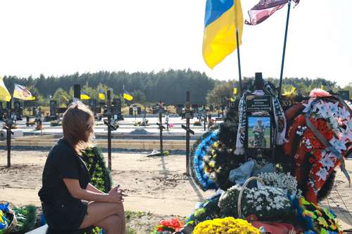 Кадирівці пропонували здатися в полон, але «Мед» обрав бій до останнього патрона: мама полеглого бійця добивається присвоєння синові «Героя України» - INFBusiness