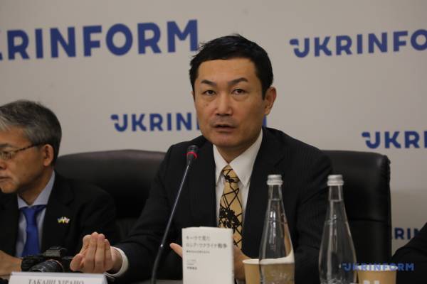 У Києві презентували видану в Японії книгу журналіста Укрінформу про війну - INFBusiness