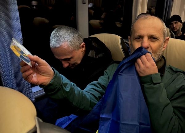 Наші вдома: 189 українців повернулись з полону напередодні Нового року - INFBusiness