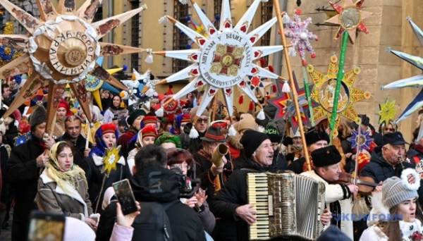 У Львові сотні людей з усієї країни взяли участь у Ході звіздарів - INFBusiness