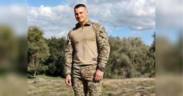 «Мати бійця плакала від щастя і дякувала чоловіку за врятованого сина»: історія легендарного офіцера «Сапсана», який загинув, боронячи Нью-Йорк - INFBusiness