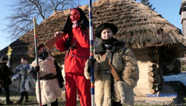 В Ужгороді пройшов етнофестиваль «Коляди в старому селі» - INFBusiness
