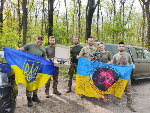 «Дуже важко бачити тіла маленьких діточок»: подружжя з Кривого Рогу рятує живих та вивозять загиблих з фронту - INFBusiness