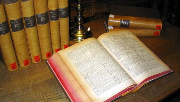 Найпопулярніші книги з військової історії, які купували українці у 2024 році - INFBusiness
