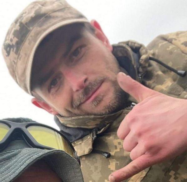 «Перебуваючи в оточенні, вискочив з окопу та поцілив з ручного протитанкового гранатомета в окупанта»: дружина про останній бій Олександра Палія - INFBusiness