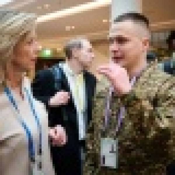 Учасникам конференції в Мюнхені презентували виставку про війну в Україні - INFBusiness