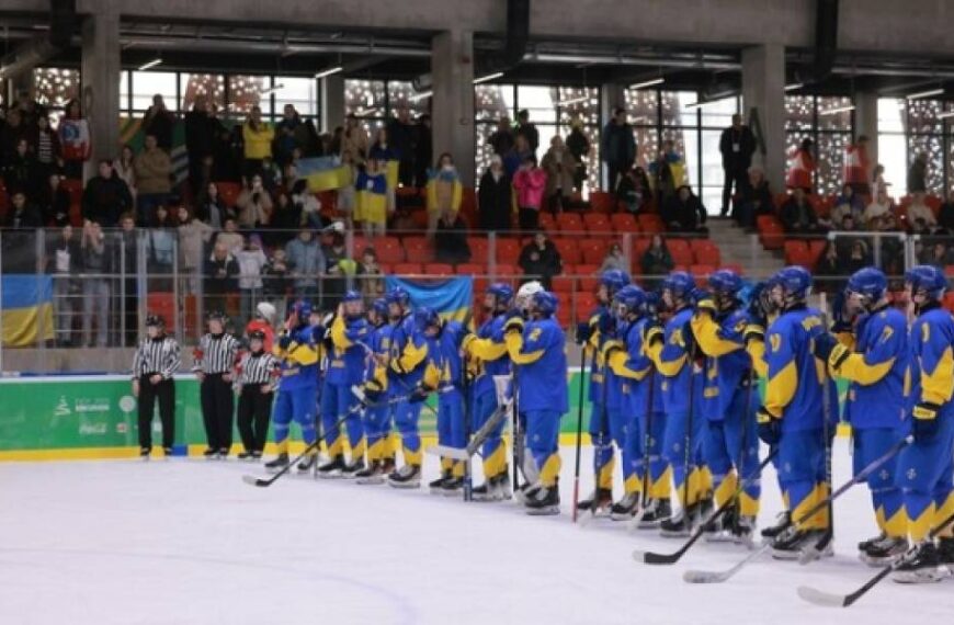 Українські хокеїсти виступлять у “бронзовому” фіналі ЧЄ-2025
