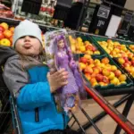 Споживання воєнного часу: що купують українці та як вони відновлюють відчуття нормальності - INFBusiness