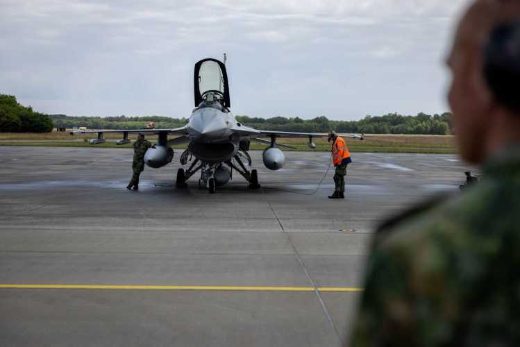 Нідерланди відправили до України останню партію F-16 – загалом було передано 24 літаки - INFBusiness