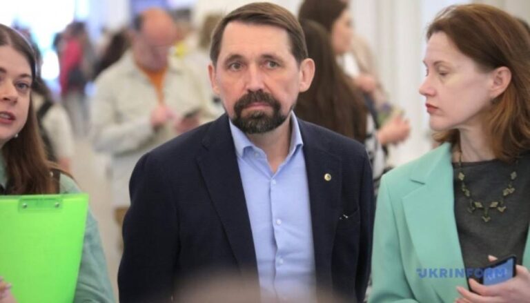 Точицький поспілкувався з видавцями та командою проєкту «Культурні сили» у Книжковому Арсеналі - INFBusiness