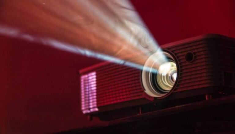 Десятий український кінофестиваль розпочав прийом заявок 27.05.2025 18:12 Укрінформ Десятий український кінофестиваль розпочав процес подання заявок на участь у конкурсі повнометражних та короткометражних фільмів, який відбудеться з 3 по 10 листопада 2025 року у Варшаві та різних локаціях по всій Польщі. Десятий український кінофестиваль розпочав подання заявок - INFBusiness