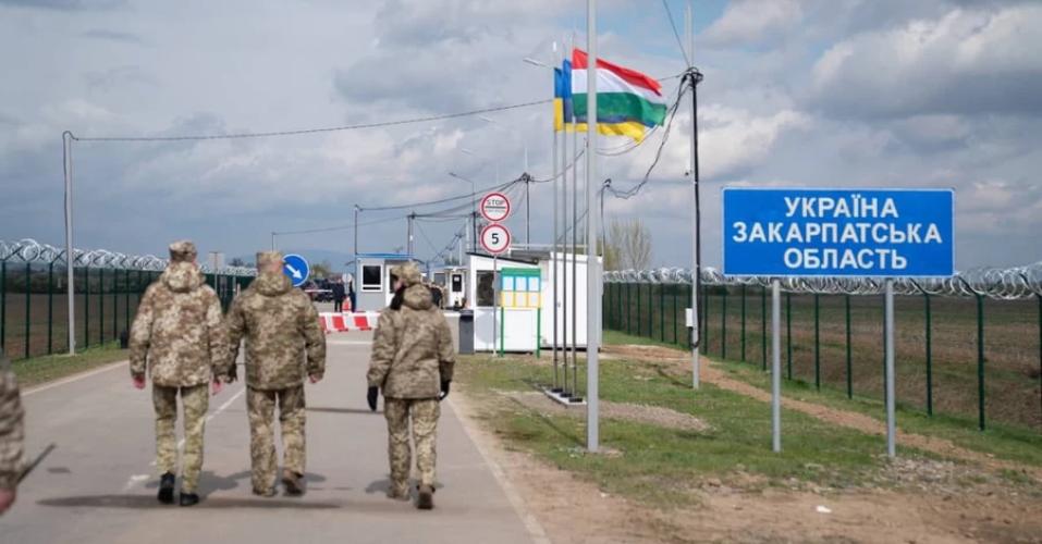 Шпигунський скандал між Угорщиною та Україною: дипломати, дрони та привиди Тріанону - INFBusiness