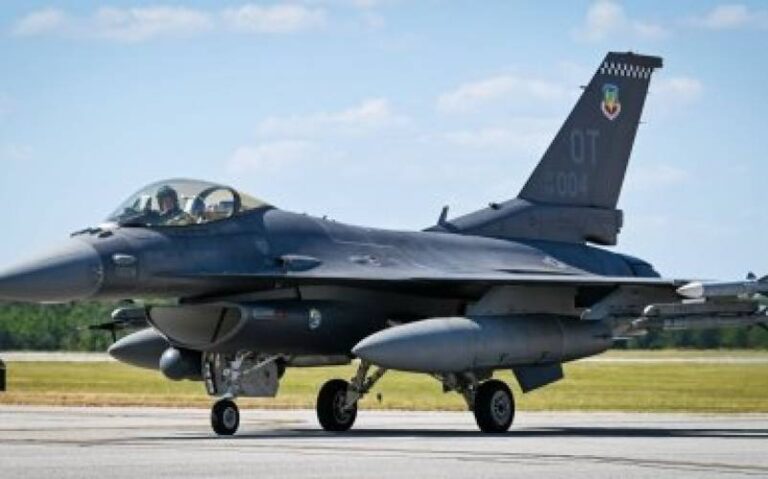 США розробили нову систему радіоелектронної боротьби для винищувачів F-16 - INFBusiness