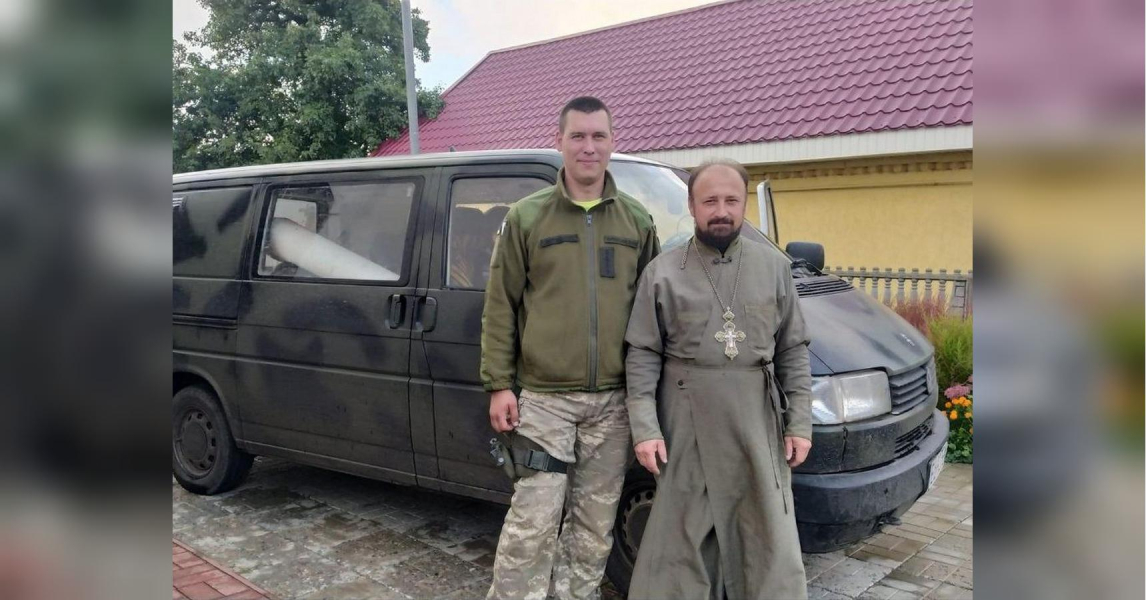 Дорогі джипи та пікапи замість нової церкви: священик з Полтавської області став військовим добровольцем - INFBusiness