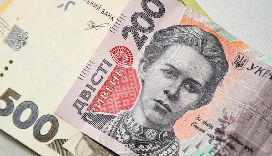 Мігранти та українці за кордоном зможуть отримувати пенсії не лише від Ощадбанку