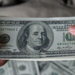 Скільки коштуватимуть 100 доларів у гривнях - прогноз курсу долара - INFBusiness