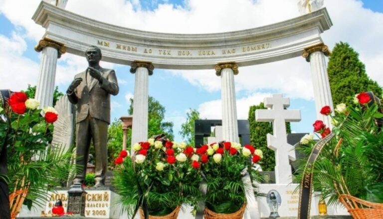 У Києві вшановують пам'ять Валерія Лобановського - INFBusiness