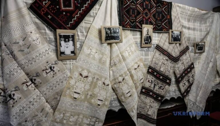В Одеській області етнограф колекціонує унікальні болгарські рушники, яким понад 100 років - INFBusiness