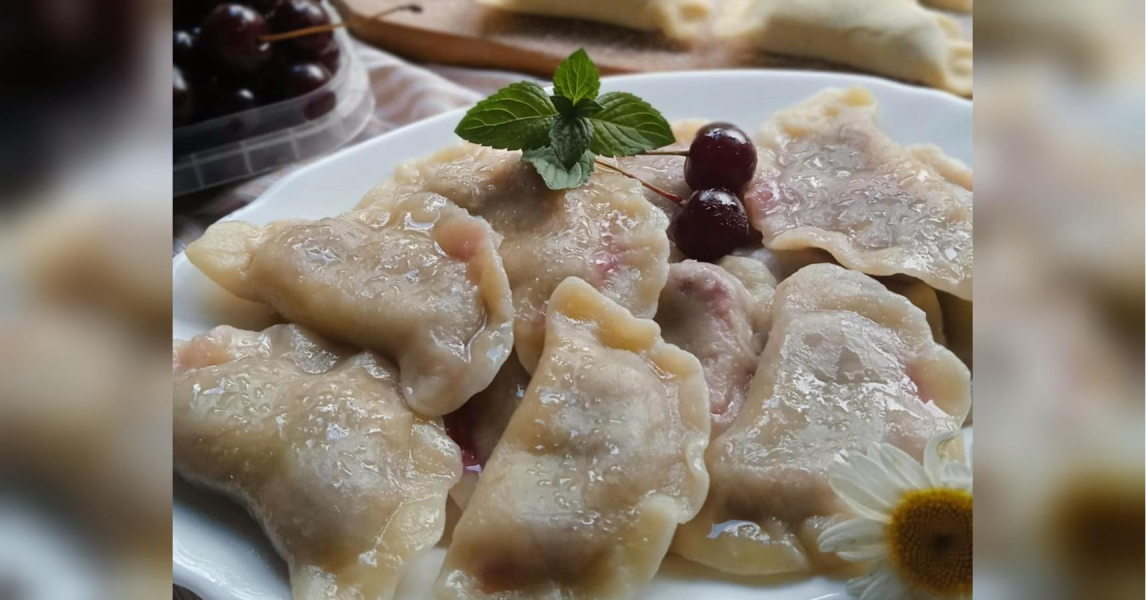Вишневі вареники: смачні як гарячими, так і холодними - INFBusiness