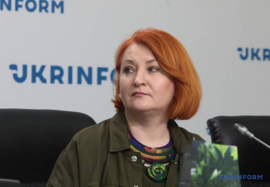 У Києві презентували книгу «Осяяні» про досвід українських письменниць під час війни - INFBusiness