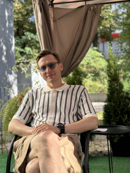 «Вони так сильно стріляли з великого калібру, що мене аж трясло»: актор Костянтин Октябрський про ракетний удар по Києву та випробування під час Великої війни - INFBusiness