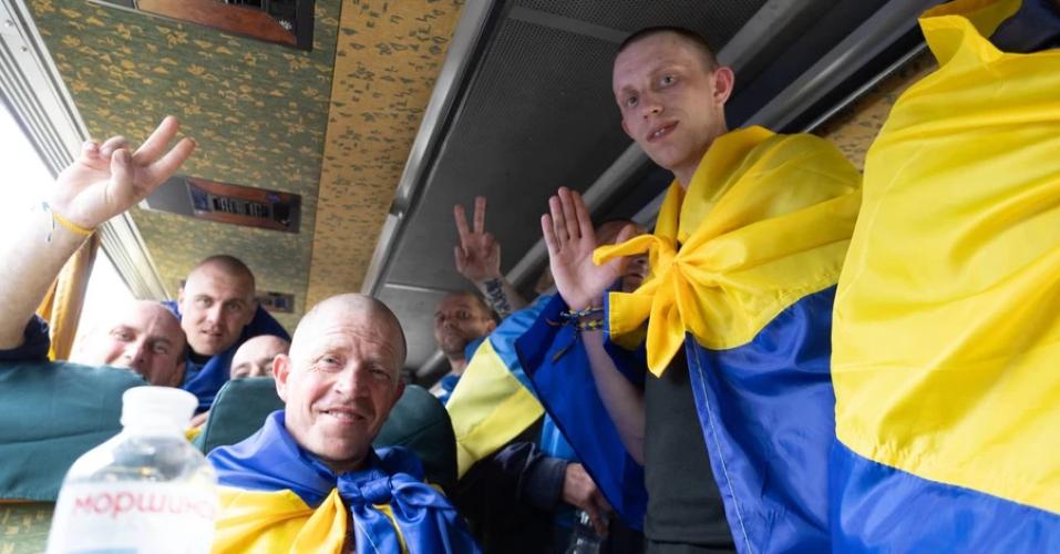 Омбудсмен показала відеозапис першого дзвінка звільненого захисника: «Мамо, я живий!» - INFBusiness