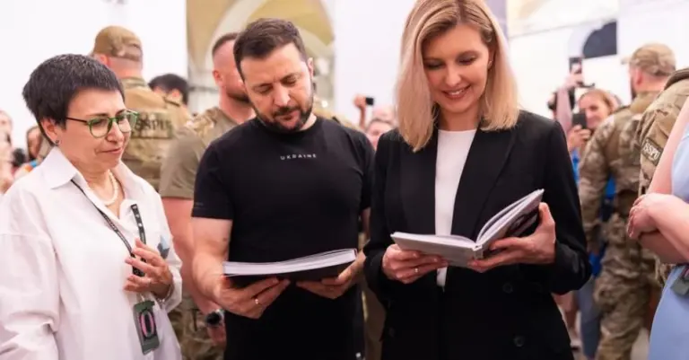 Зеленський придбав у «Книжковому арсеналі» низку книг, які будуть передані фронту - INFBusiness