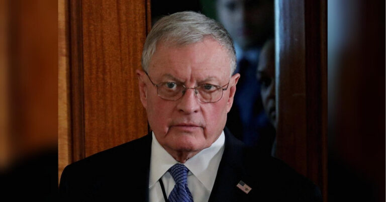 Спеціальний посланник США з питань України Кіт Келлог відреагував на пропозицію президента Росії Путіна щодо прямих переговорів між Росією та Україною. Переговори пізніше: спеціальний посланець США Кіт Келлог відповів Путіну - INFBusiness