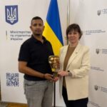 У ICSC відбулася зустріч із продюсером фільму «Камінь, ножиці, папір» про війну в Україні - INFBusiness