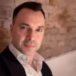 Арестович заявив, що в його літак влучила блискавка - INFBusiness