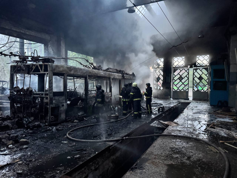 Тролейбусне депо в Харкові зруйноване масованим ударом ворожого безпілотника (фото) - INFBusiness