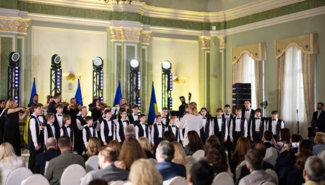 «Київська камерата» виконала «Концерт надії» у Міністерстві закордонних справ під керівництвом Кері-Лінн Вілсон - INFBusiness