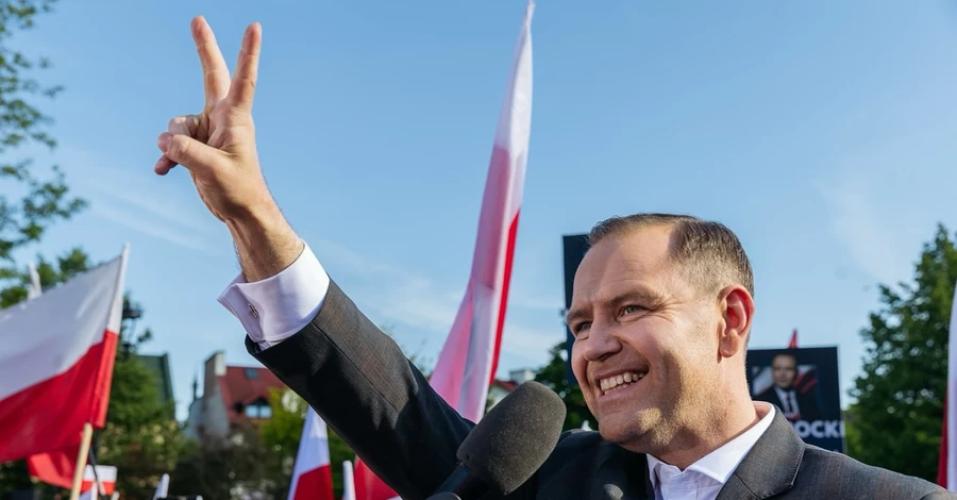 Новий президент Польщі Кароль Навроцький: антикомуніст, "ультрас" та чутки про сутенера - INFBusiness