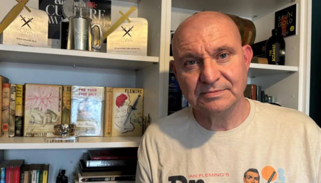Автор кримінальних романів Майк Крейвен напише дитячу книгу про Джеймса Бонда - INFBusiness