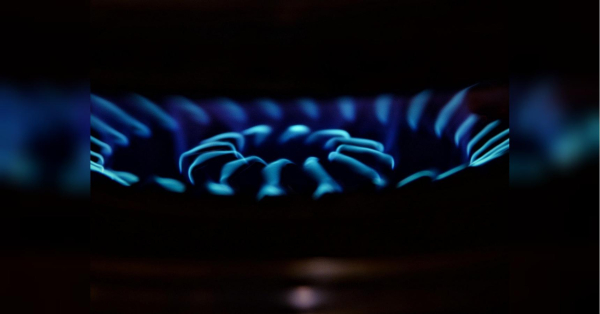 Якщо ціни на газ для населення та державних установ залишаться сталими принаймні до завершення опалювального періоду — 31 березня 2026 року, то вартість транспортування «блакитного» ресурсу може зазнати змін. В Україні оновлено порядок обчислення ціни на розподіл газу: нові платіжні суми. - INFBusiness