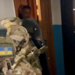 Відправляв «пам’ятки» з арсеналу: правоохоронці схопили причетного до інциденту на «Укрпошті» у Києві - INFBusiness