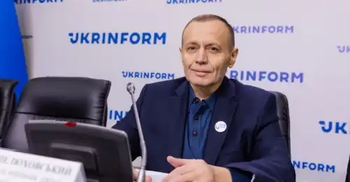 Вже понад п'ять років триває аграрна реформа. Вона збіглася не тільки з пандемією коронавірусної інфекції та з початком повномасштабної агресії Росії проти України. Вона перетворилася на складову частину компрадорської, розбійницької політики щодо українського народу. Земля, котра повинна бути спільним надбанням всіх громадян України, стала об'єктом спекуляцій. І подальші домовленості: котрі уклав український уряд – Вікова угода з Великобританією та Угода про ресурси надр зі Сполученими Штатами Америки – виникли на основі тієї «реформи», яку чинна влада провела в парламенті, залишивши український народ незахищеним перед зовнішніми впливами. Земельний закон потребує перегляду - Пелюховський - INFBusiness